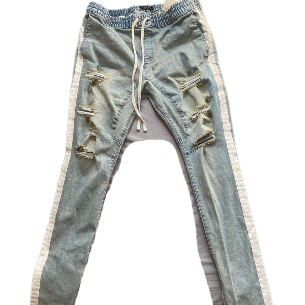 Light wash skinny jeans with stripe